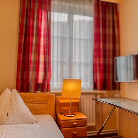 Stierschneider's Weinhotel Wachau & Wiazhaus Spitz an der Donau